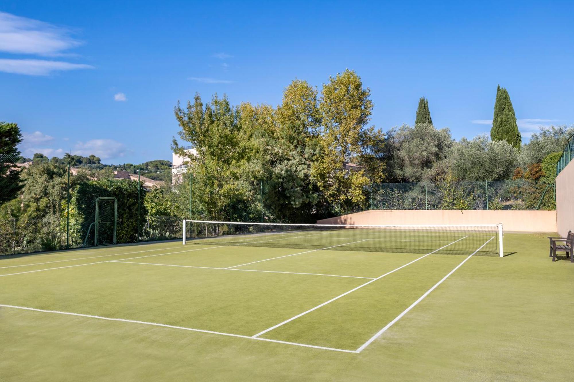 Le Club Mougins Aparthotel Exterior photo